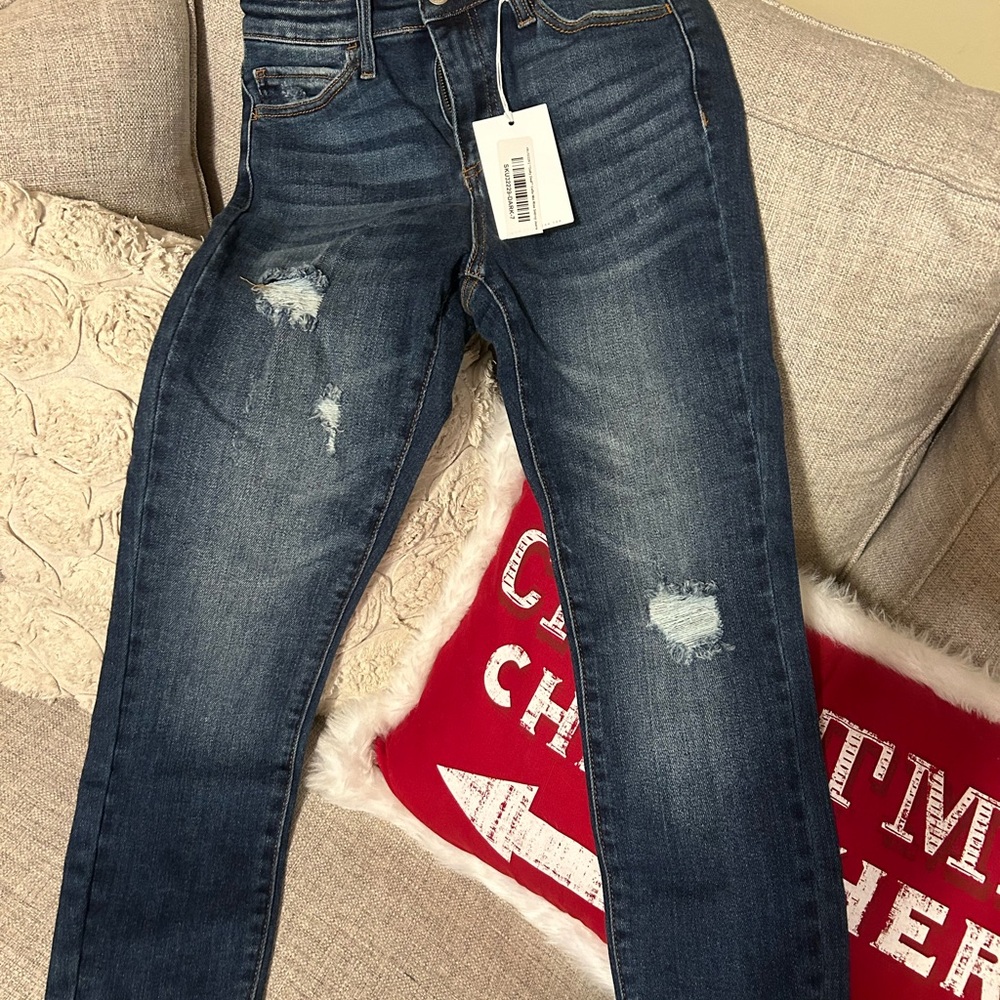 Cello skinny jeans size 7 NWT